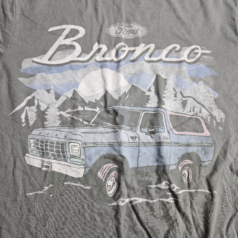Ford Bronco Women's Medium Tshirt Green
